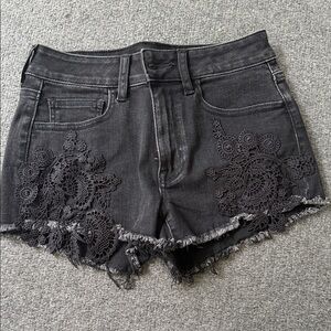 Women's American Eagle black hi rise shortie with lace trim size 2